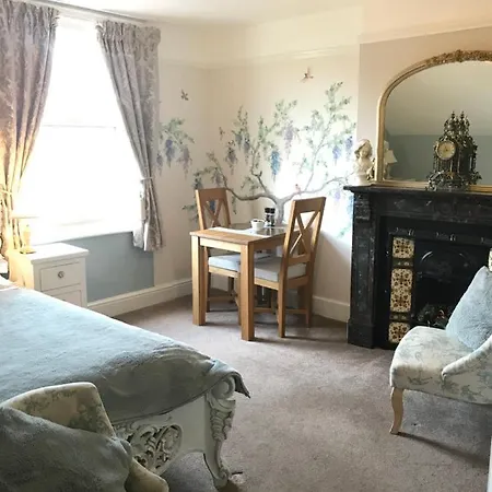 Anchorage House ويتبي