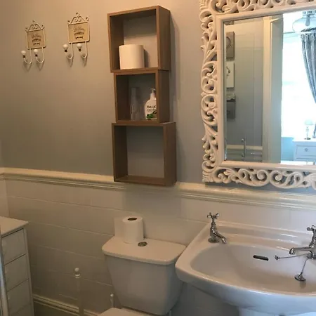 Anchorage House Guest house 3*